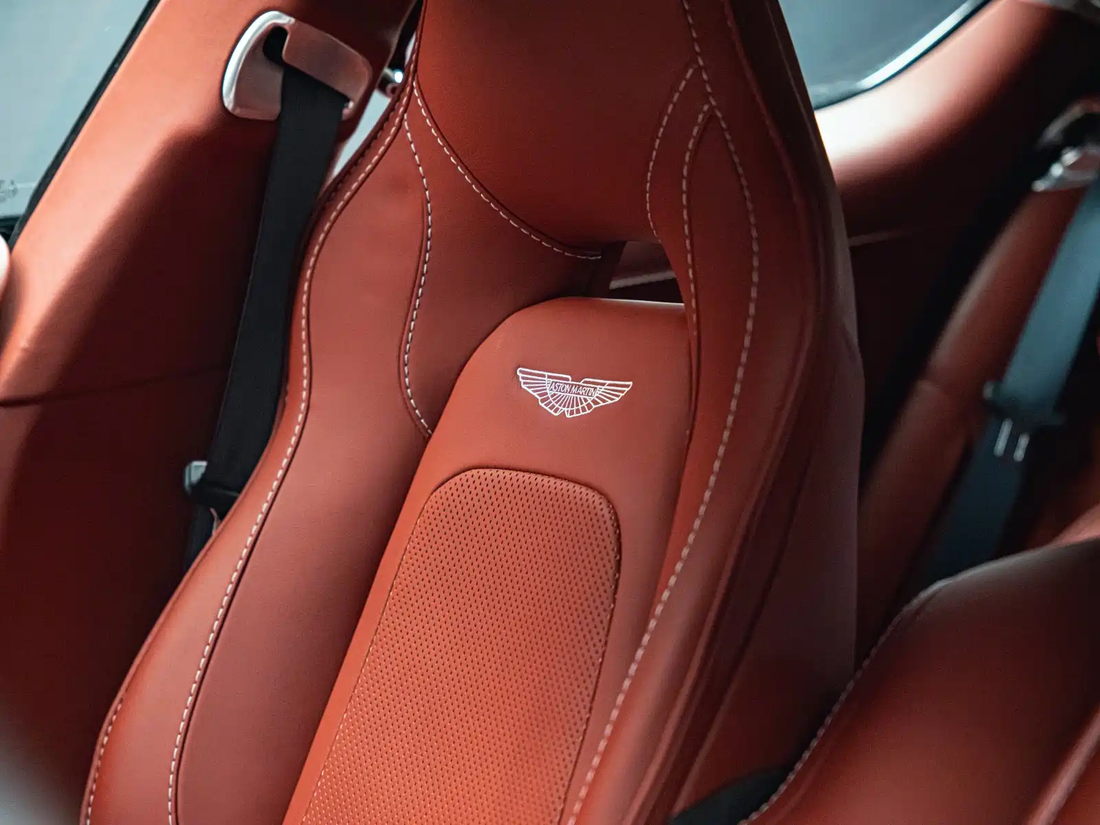 Фото 12 - Aston Martin Rapide