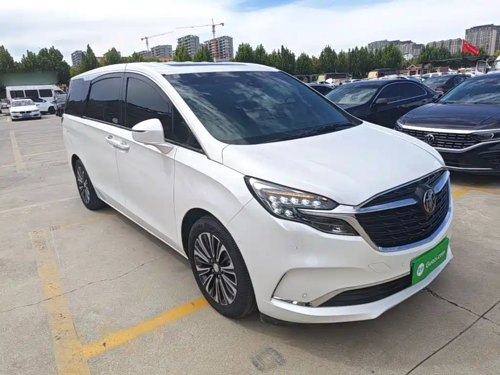 Фото 4 - Buick GL8