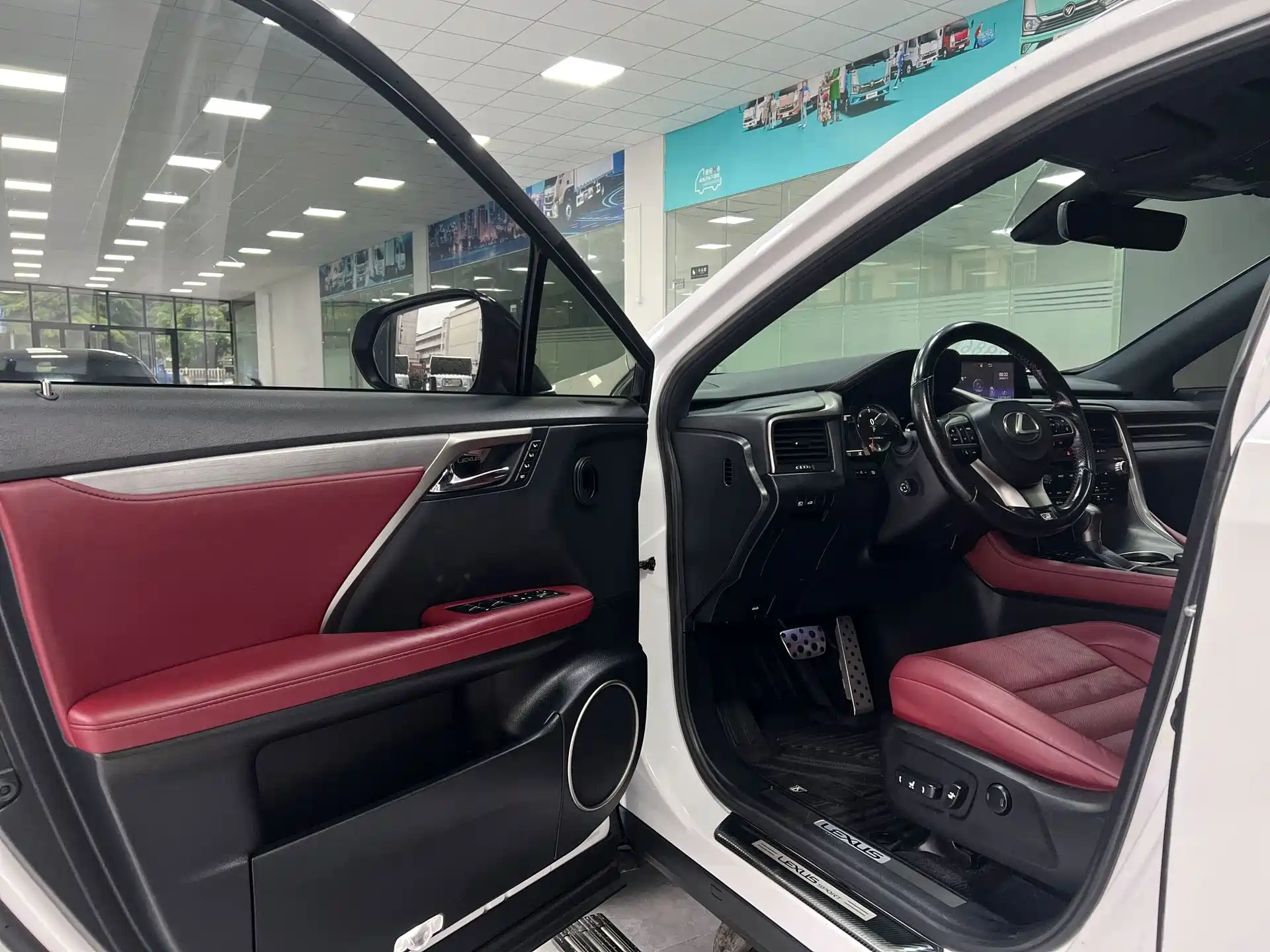Фото 7 - Lexus RX