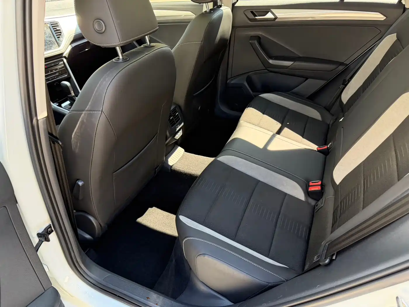Volkswagen T-Roc, миниатюра 11