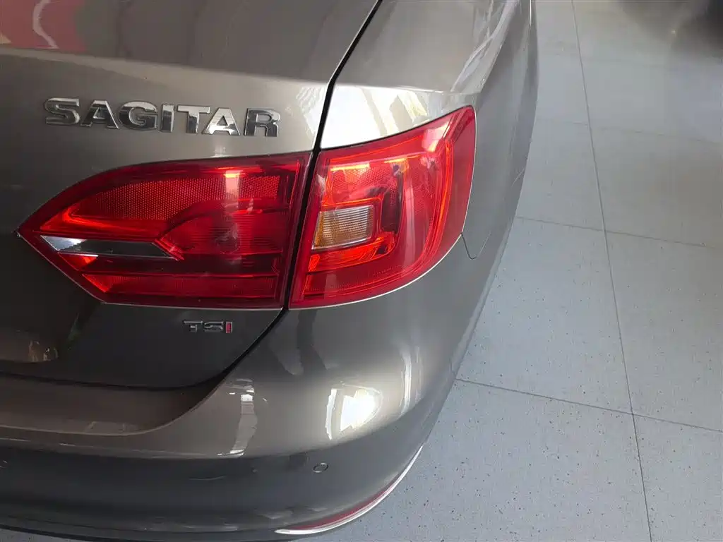 Volkswagen Sagitar 2014 Facelift 1.4TSI Automatic Luxury фото 8