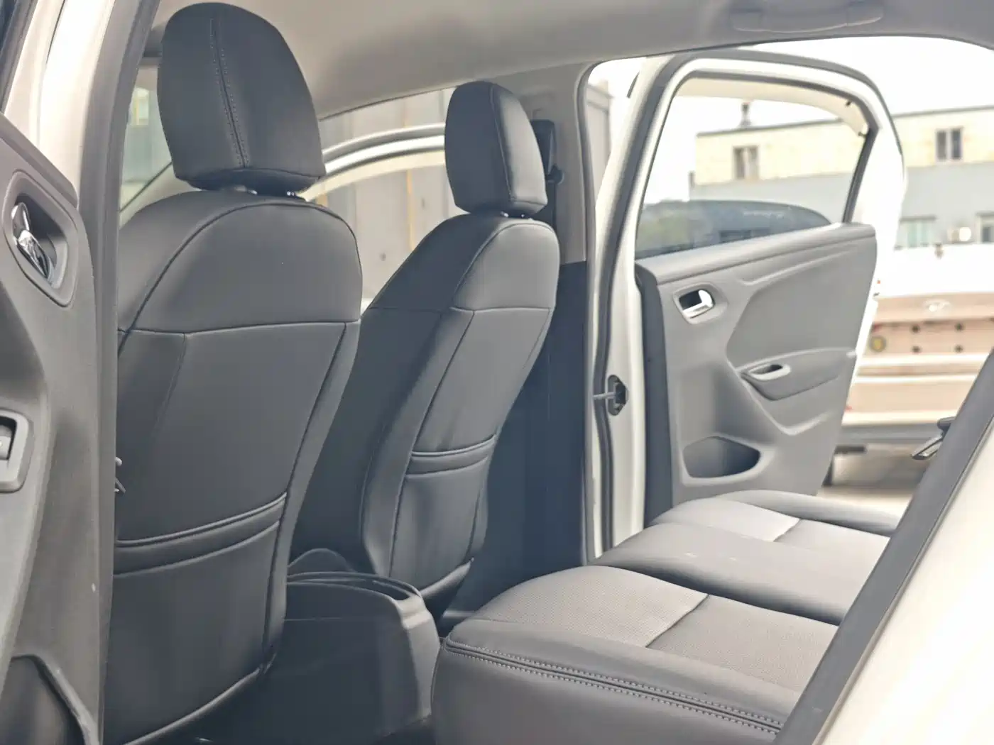 Peugeot 301 2014 2014 1.6L Manual Comfort Edition