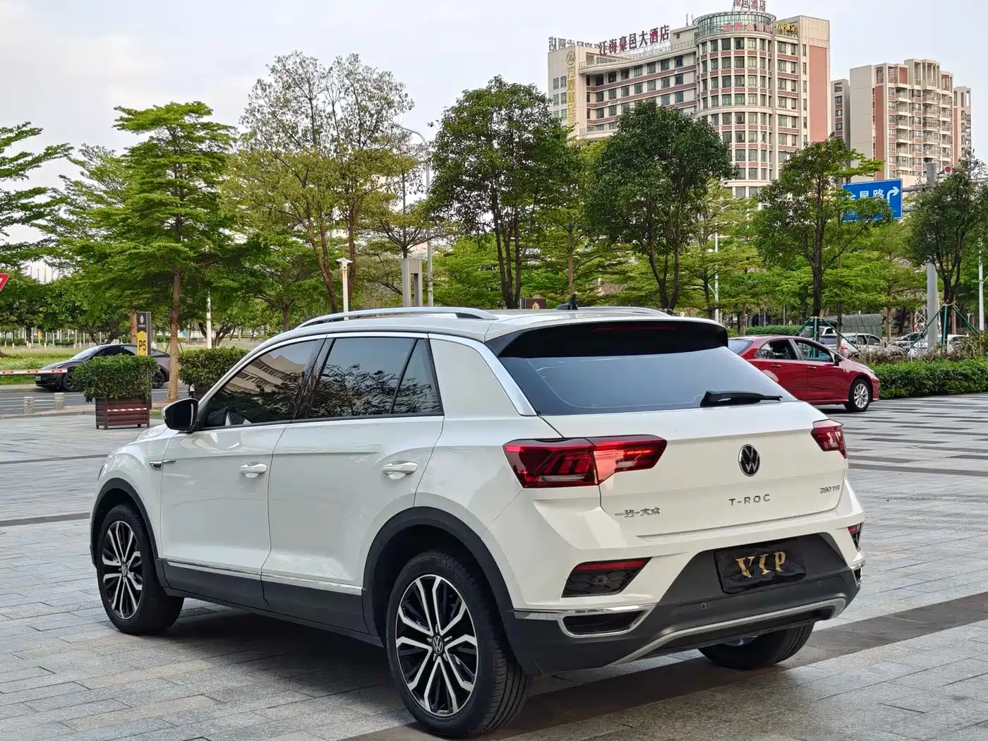 VOLKSWAGEN T ROC EXPLORING SONGS