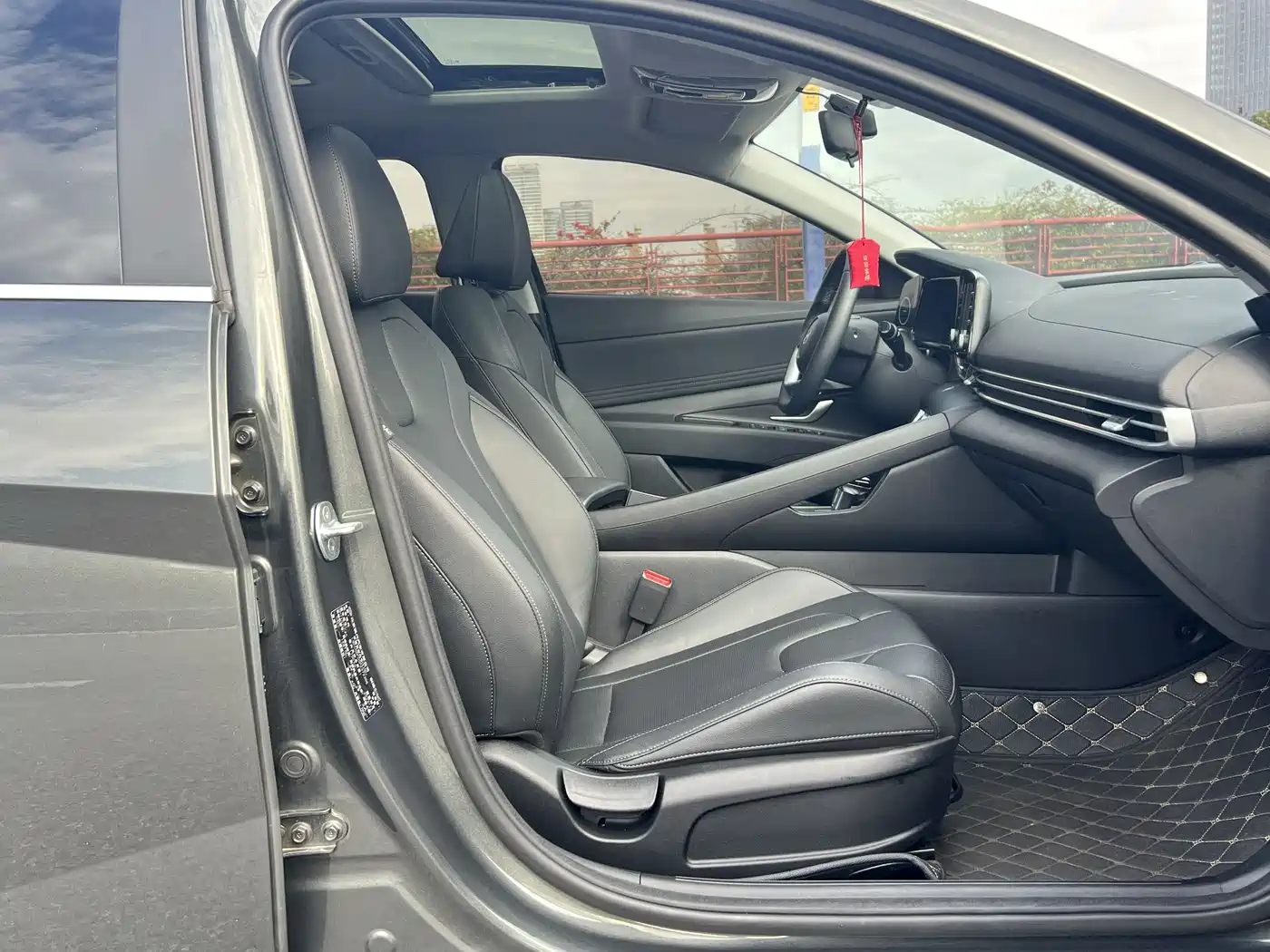 Hyundai Elantra 2023 1.5L CVT GLX Elite Edition фото 4
