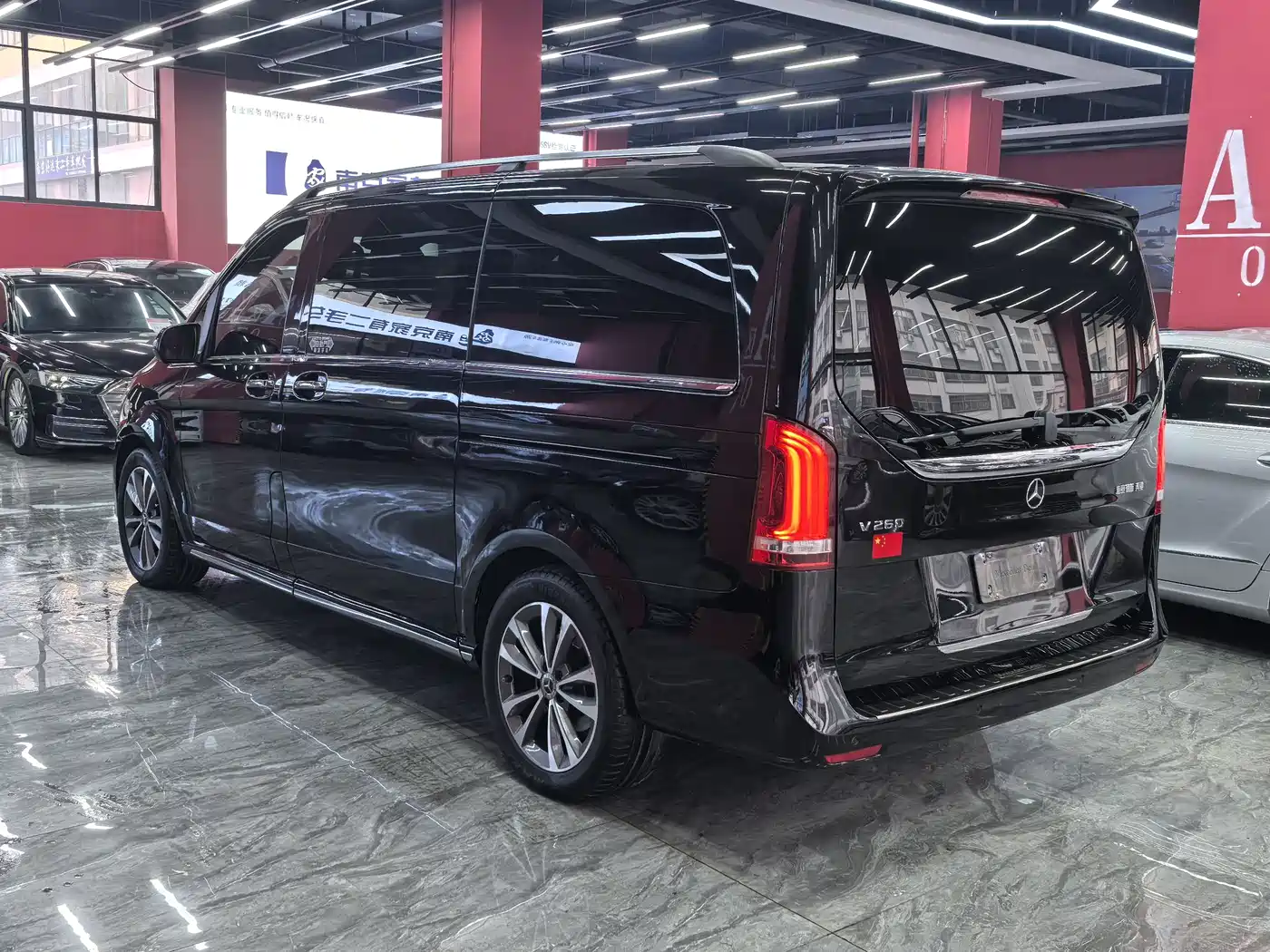 MERCEDES-BENZ V CLASS