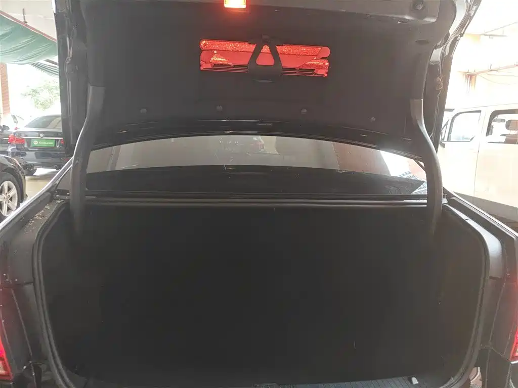 Mercedes-Benz E-Class 2015 Facelift E 260 L Sport фото 15