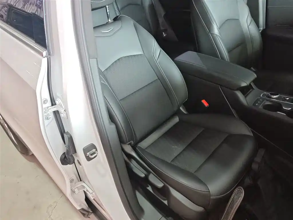 Cadillac XT4 2018 Model 28T 2WD Technology фото 18