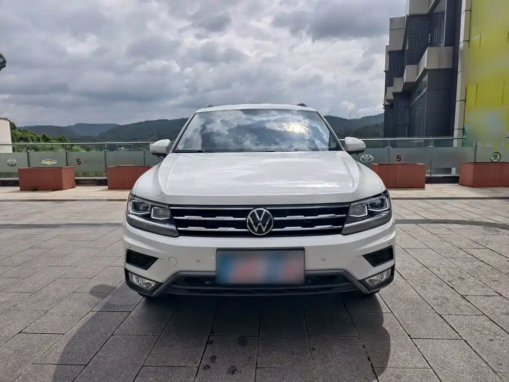 Фото 4 - Volkswagen Tiguan L
