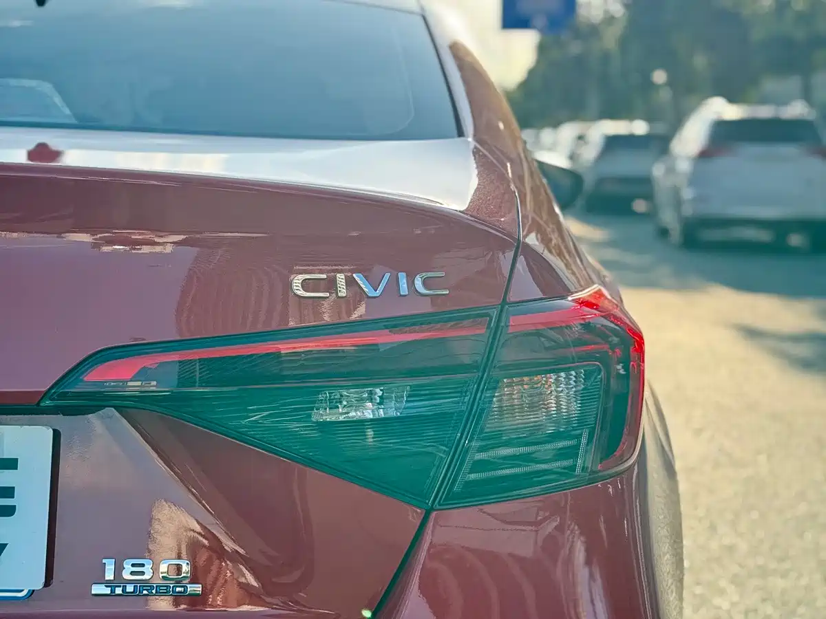 Фото 7 - Honda Civic