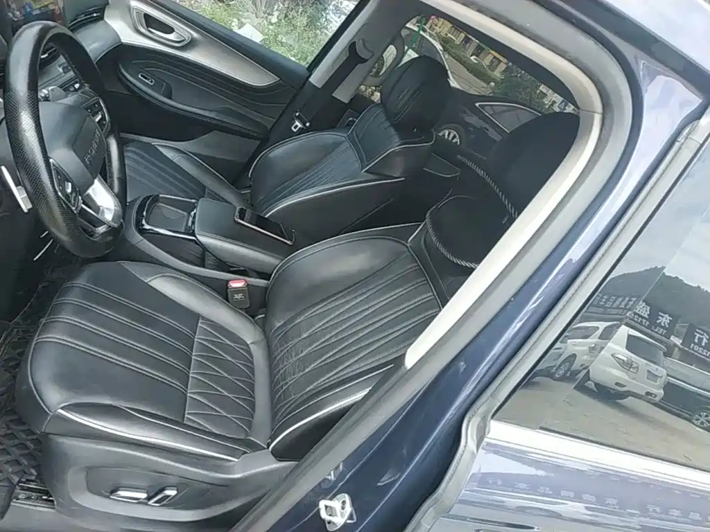 Photo 15 - Roewe iMAX8