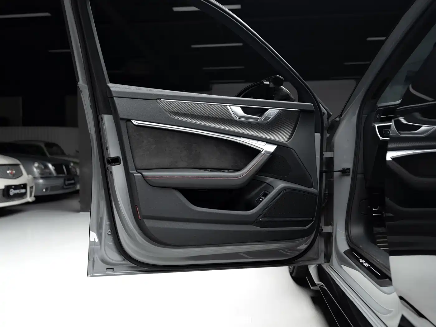 Audi RS 6 2021 RS 6 4.0T Avant фото 11