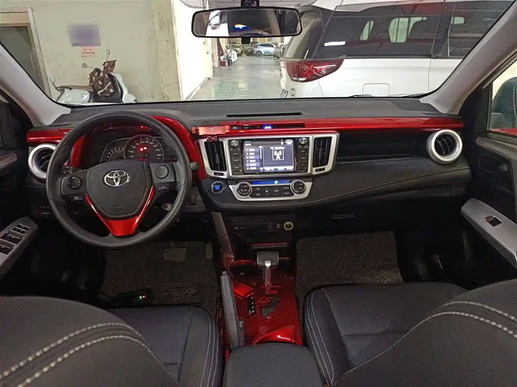 Toyota RAV4 Rongfang 2016 2.0L CVT 2WD Trend (China V) фото 3