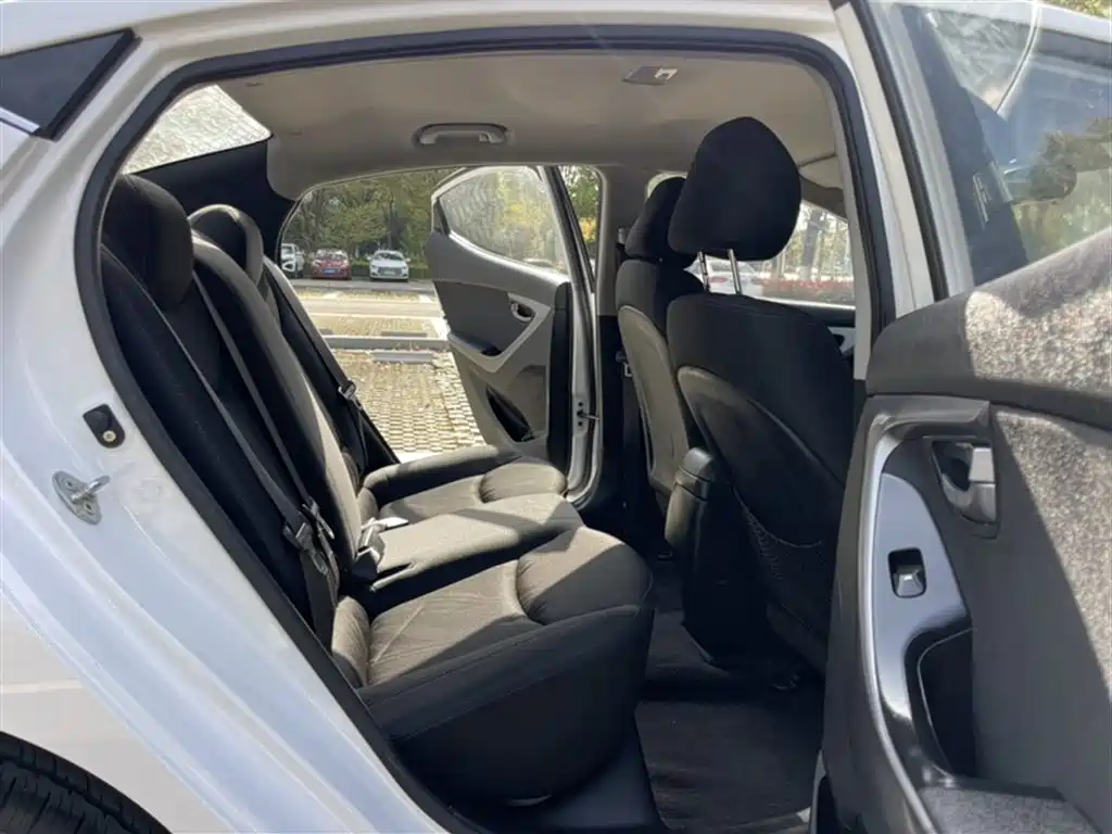 Hyundai Langdong 2016 1.6L Automatic Smart Edition фото 11