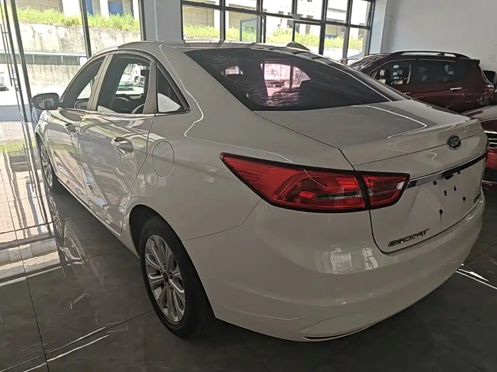 Ford Escort 2015 2015 1.5L Automatic Fashion