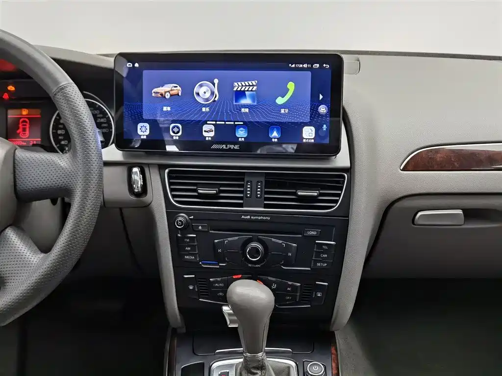 Audi A4L 2011 2.0 TFSI Comfort фото 12