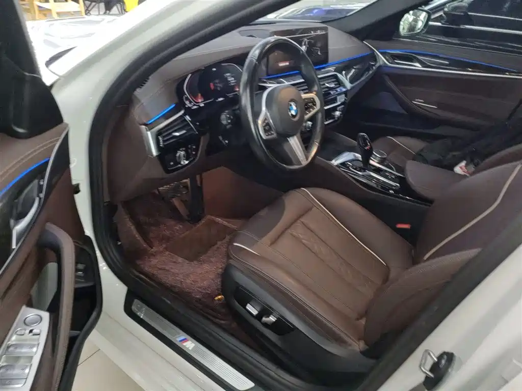 BMW 5 Series 2022 525Li M Sport Package фото 12