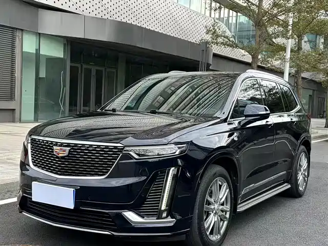 CADILLAC XT6