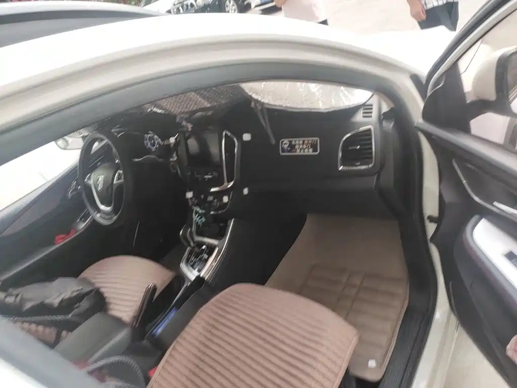 Baojun 560 2017 2016 1.8L iAMT Luxury