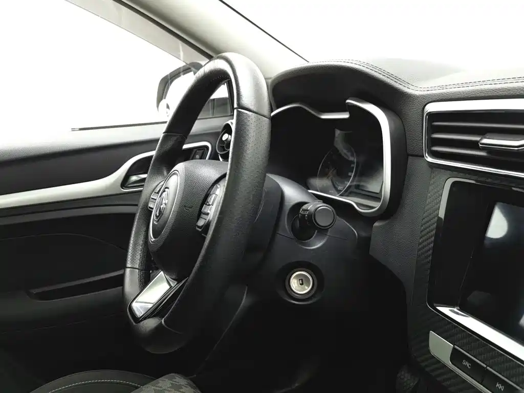 MG ZS 2019 2019 1.5L Manual 65-inch Panoramic Sunroof Global Edition (China VI)
