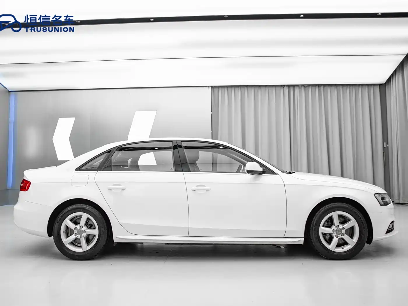 Audi A4L 2013 35 TFSI Automatic Standard фото 4