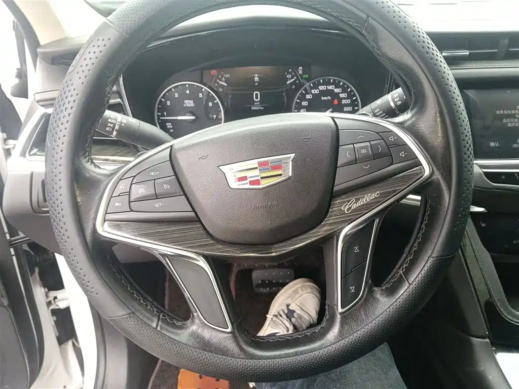 Cadillac XT5 2018 25T Luxury фото 11
