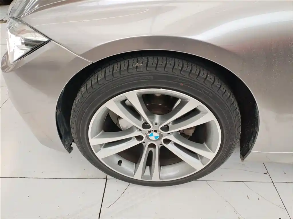 BMW 3 Series 2016 316i Fashion фото 25