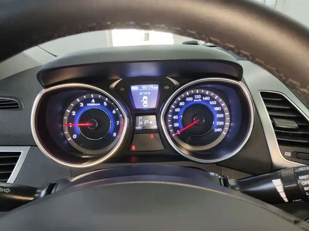 Hyundai Langdong 2015 1.6L Auto Exclusive фото 12