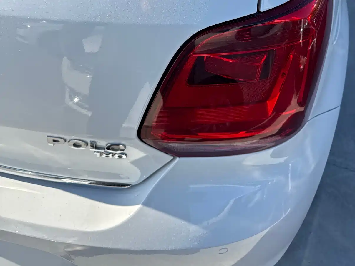 Volkswagen Polo 2016 1.6L Automatic Luxury фото 5