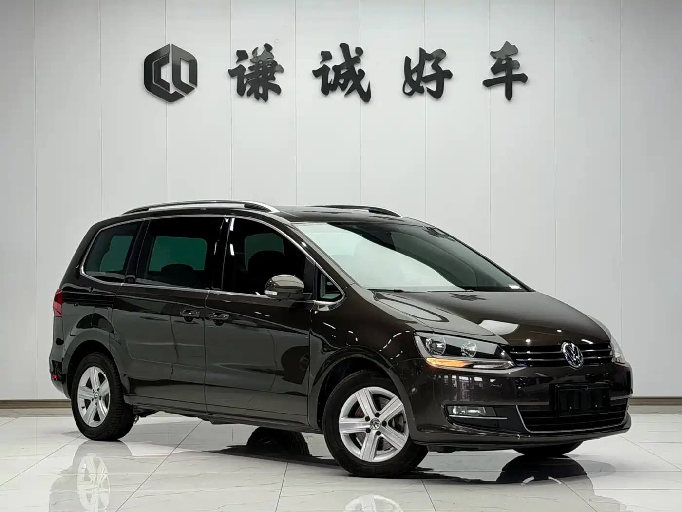 Volkswagen Sharan 2013 1.8TSI Comfort фото 10