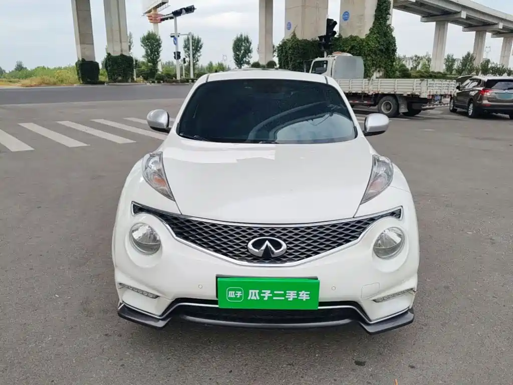 Infiniti ESQ 2016 2014 1.6L Free Edition