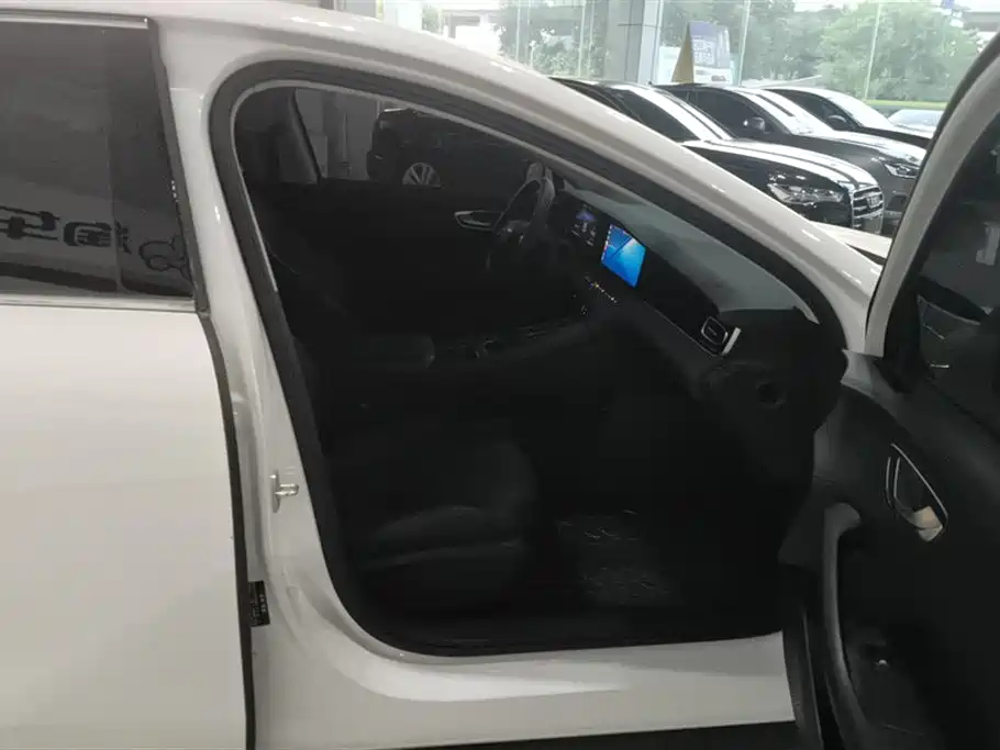 Roewe D7 2025 2025 DMH 125km World Champion Edition