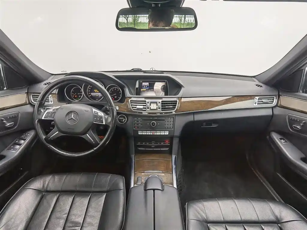 Mercedes-Benz E-Class 2015 E 260 L Luxury фото 5