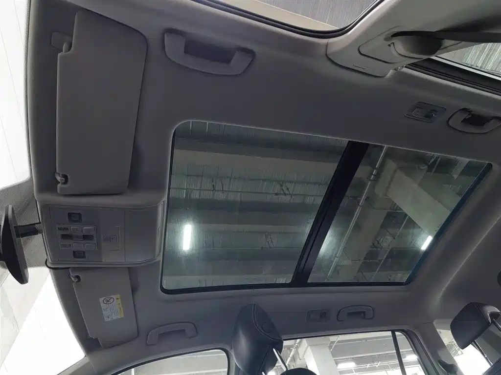 Volkswagen Tiguan L 2020 330TSI Auto 2WD R-Line Flagship China VI фото 14