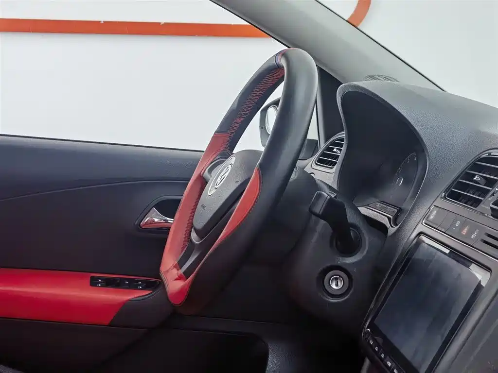 Volkswagen Polo 2018 1.5L Manual Safe Drive фото 22