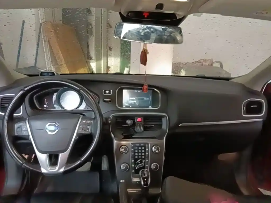 Volvo V40 2015 2015 1.6T Smart Comfort Edition