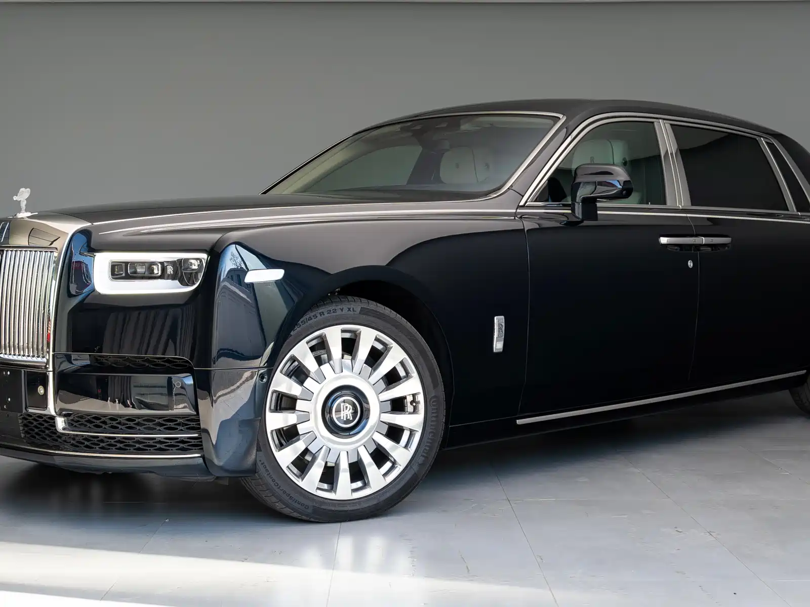 Фото 2 - Rolls-Royce Phantom