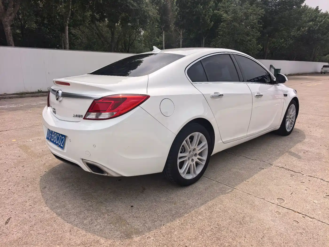 Photo 4 - Buick Regal