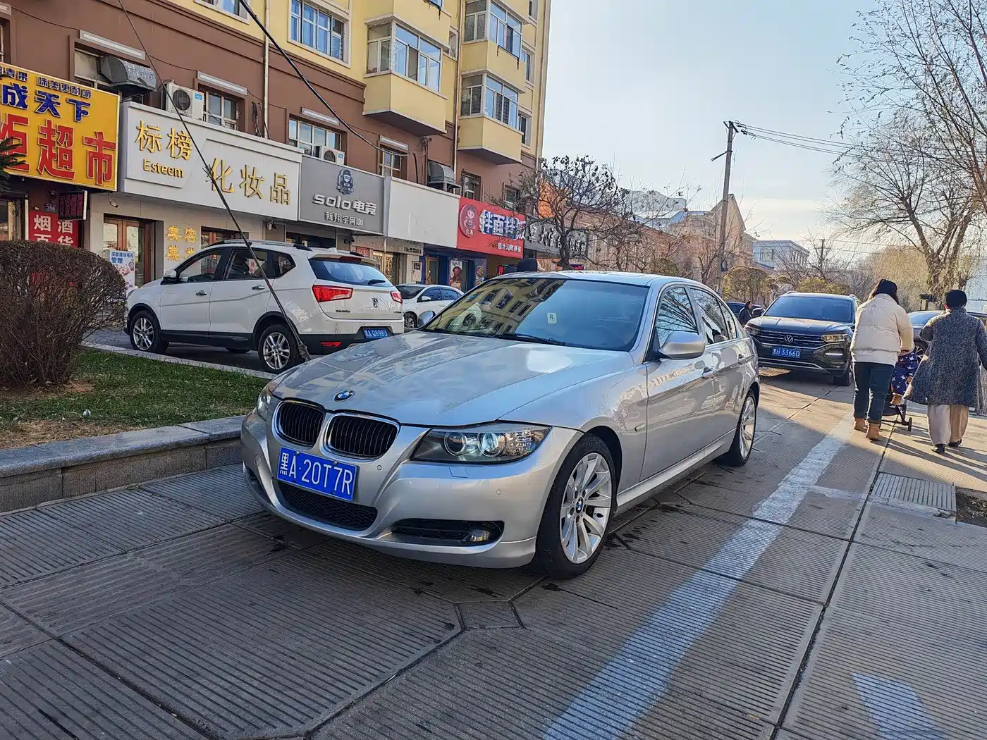BMW 3 Series (Import) 2010 325i Luxury фото 2