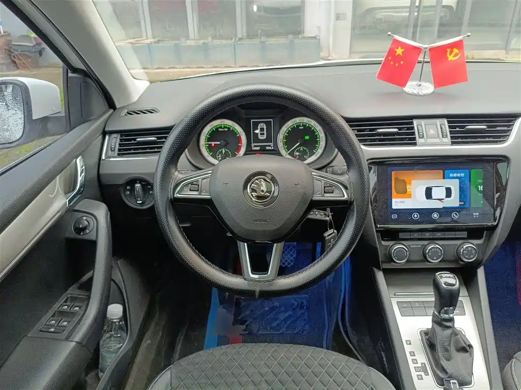 Škoda Octavia 2020 TSI230 DSG Smart Luxury Edition фото 11