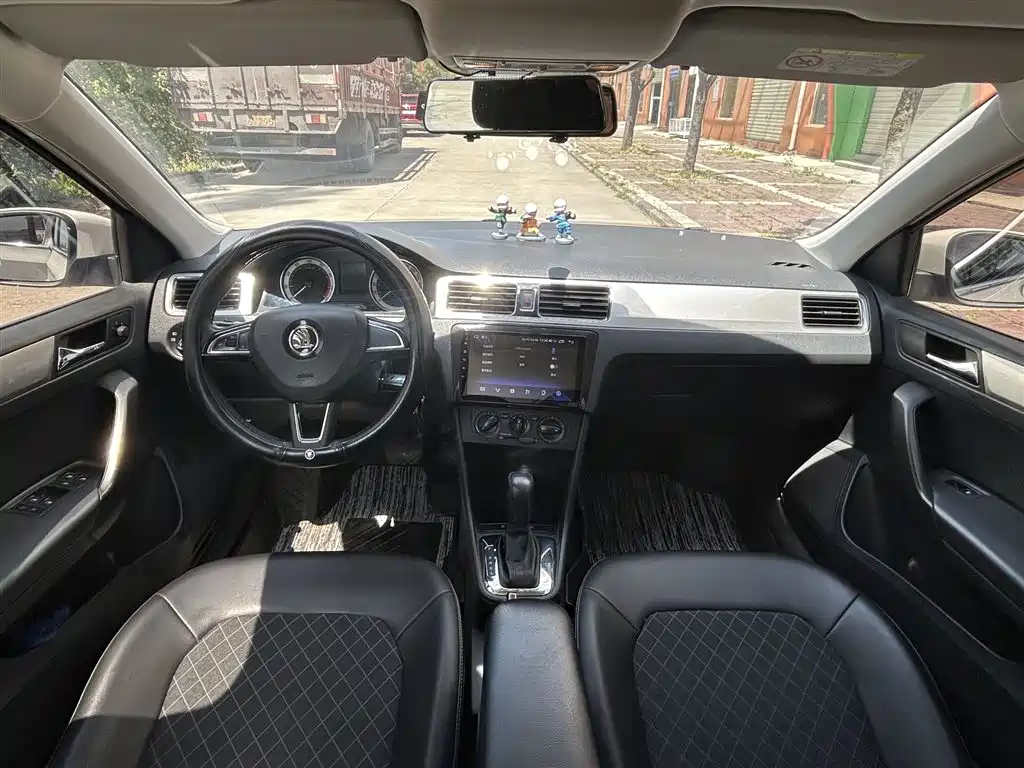 Škoda Rapid 2019 1.5L Automatic Comfort Version China VI фото 8