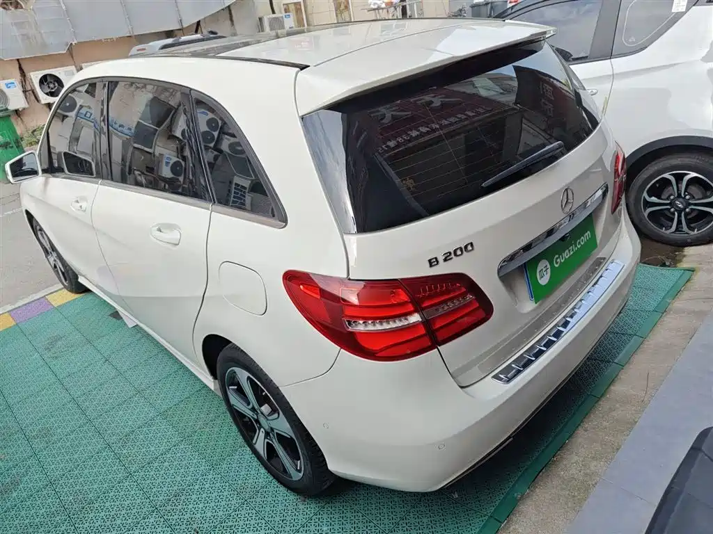 Mercedes-Benz B-Class 2016 B 200 Collector's Edition фото 5