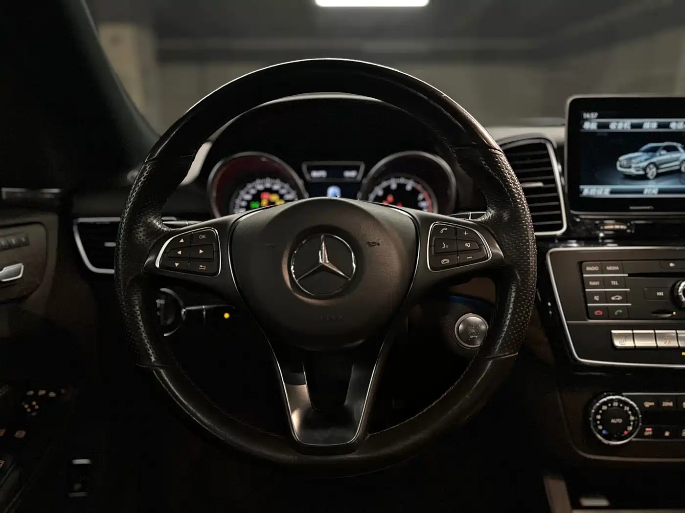 Mercedes-Benz GLE 2017 GLE 320 4MATIC Luxury фото 29