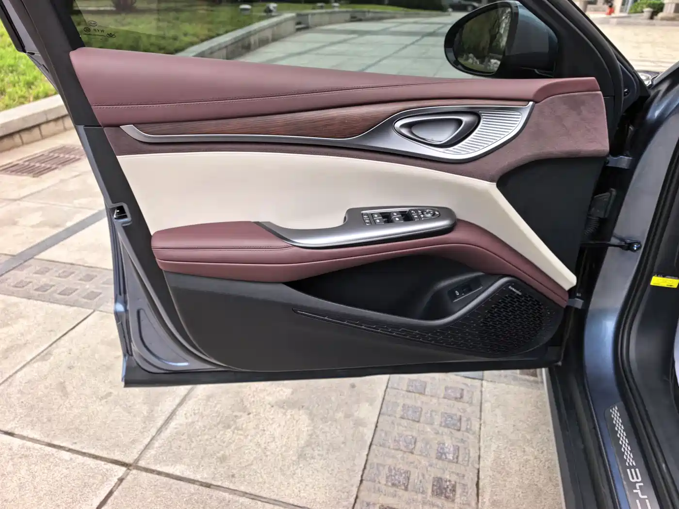 BYD Seal 2023 DM-i 1.5T 121km Flagship фото 18