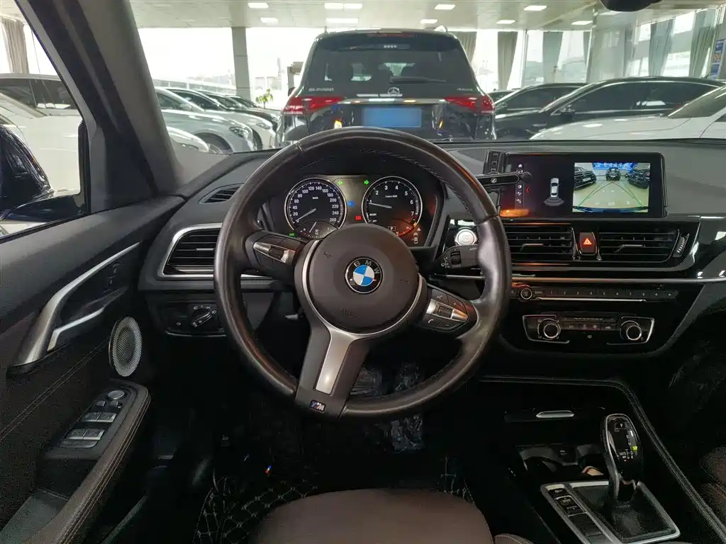 BMW 1-SERIES