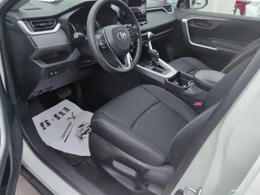 Toyota RAV4 Rongfang 2020 2.0L CVT 2WD Urban Edition фото 9