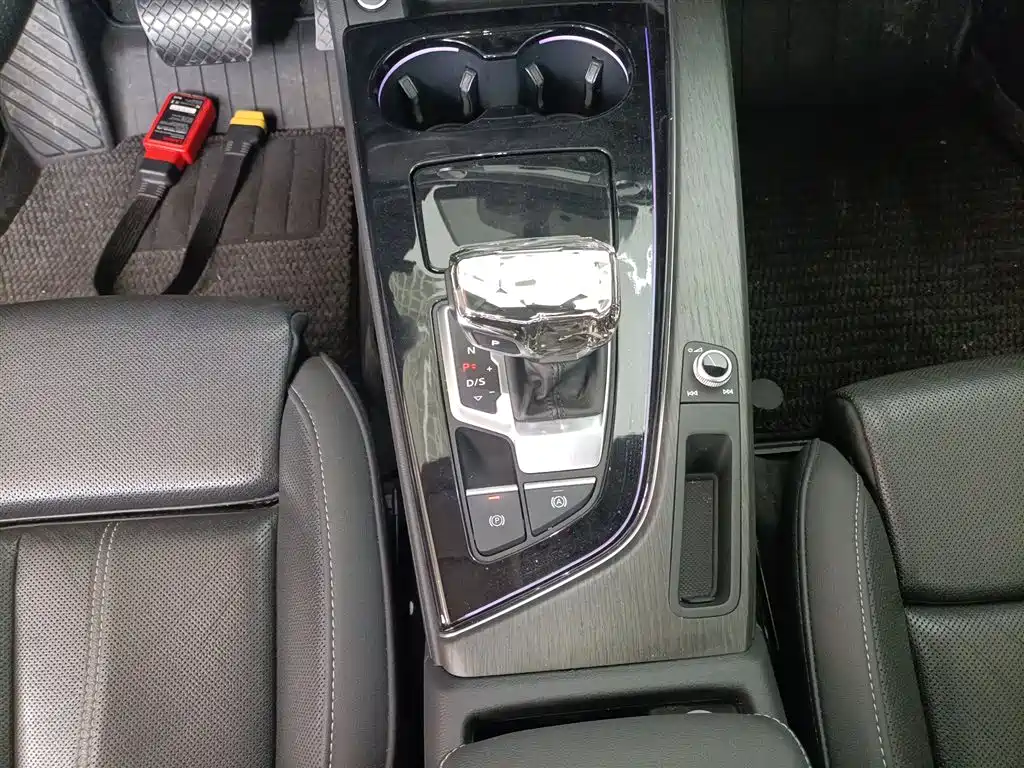 Audi A4L 2020 40 TFSI Luxury Dynamic фото 10