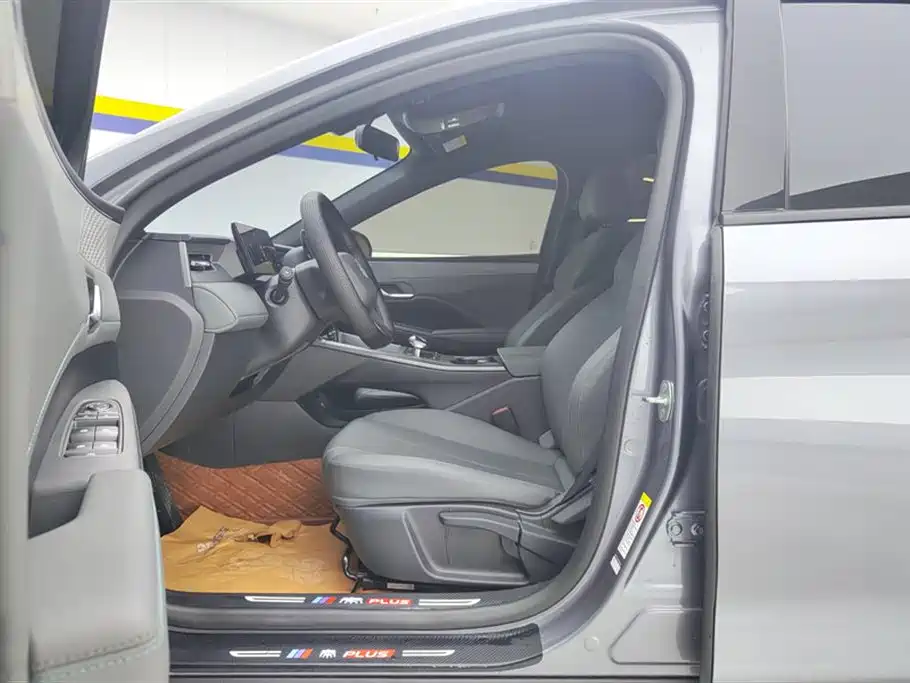 BYD Qin PLUS 2025 DM-i Smart Drive 55KM Leader фото 9