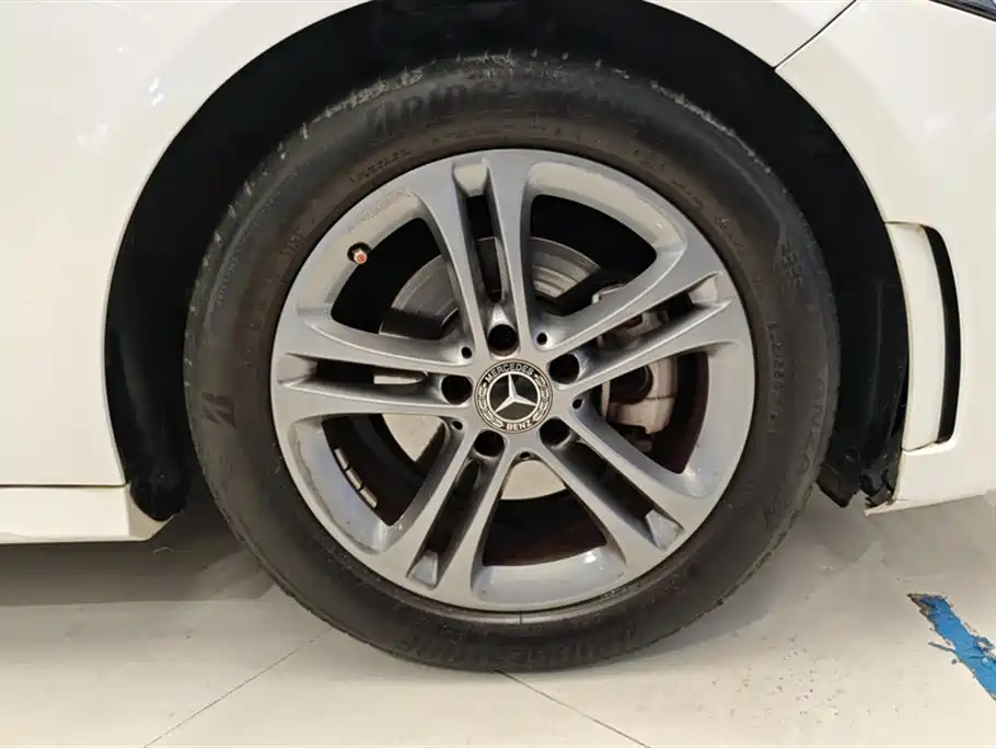Mercedes-Benz A-Class 2022 A 180 L Sport Sedan фото 6