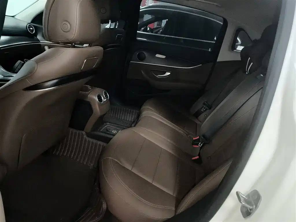 Mercedes-Benz E-Class 2019 E 200 L Sport фото 17