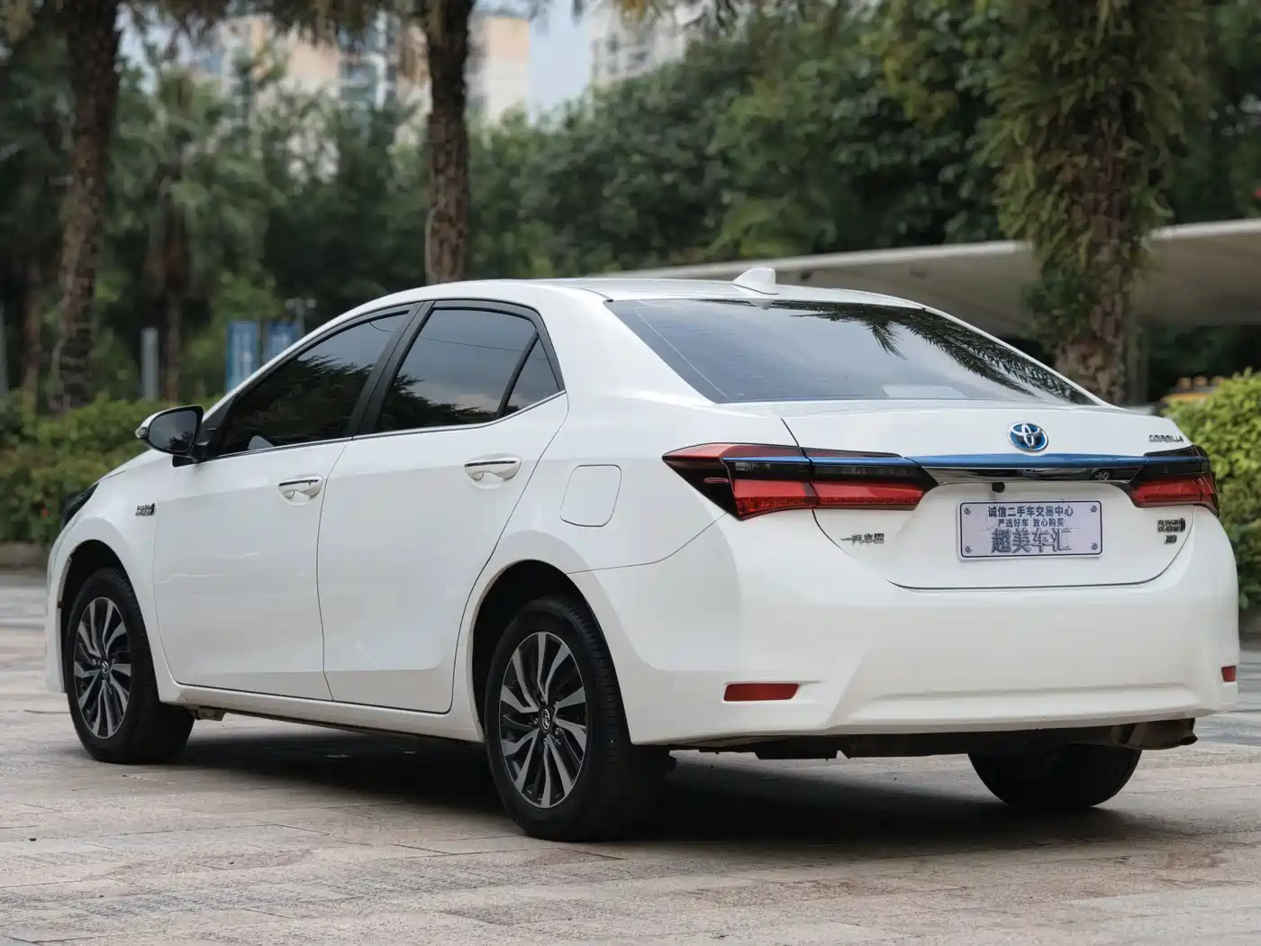 Toyota Corolla Twin Engine E+ 2022 2020 1.8L E-CVT Comfort Edition